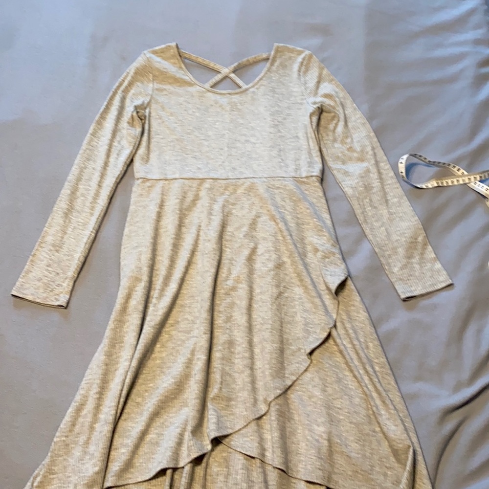 Gray dress. Long sleeve. T-shirt material